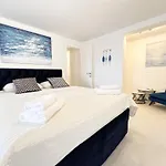 Larus Daire Baška Voda