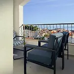 Larus * Baška Voda