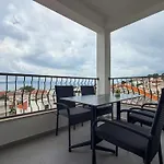 Larus * Baška Voda