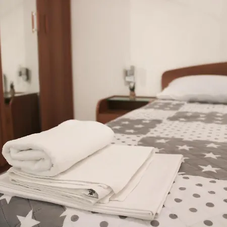Larus Apartment