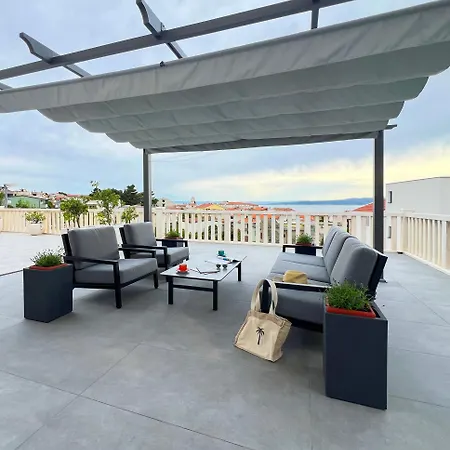 Larus Apartment