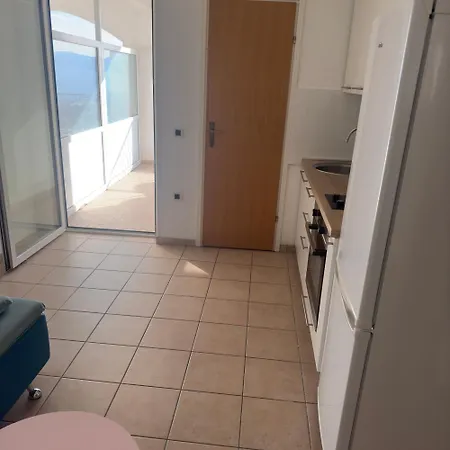 Larus * Baška Voda