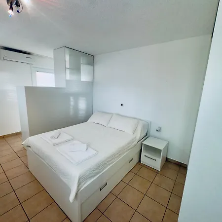 Larus Apartmán *