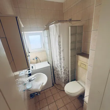 Larus Apartment